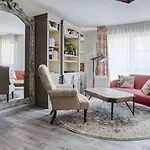 La Maison Centre Hotel 3*