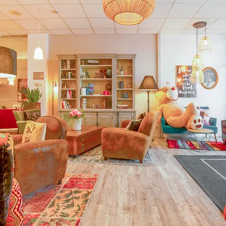 La Maison Centre 3*