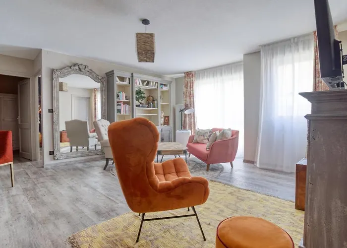 Hotel La Maison Centre 3*