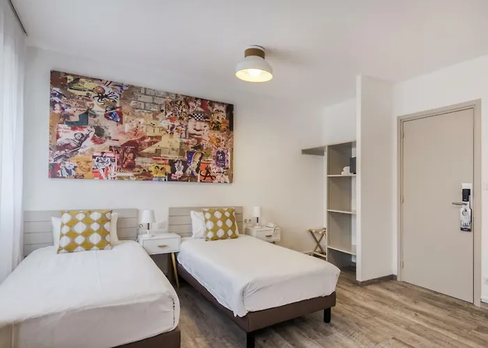 Hotel La Maison Centre 3*