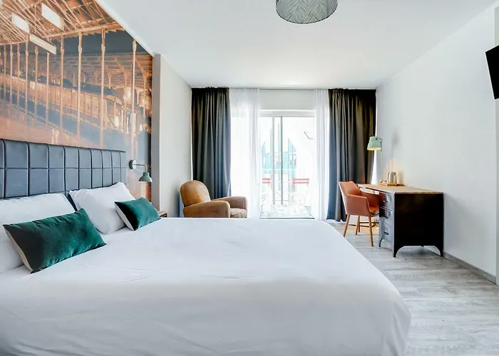 Hotel La Maison Centre 3*